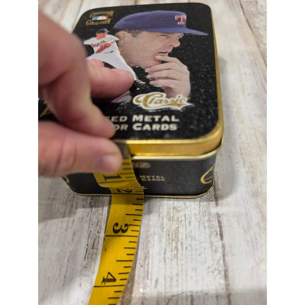 Nolan Ryan‎ Classic Embossed Metal Collector Cards 5 Card Set w Tin Cooperstown